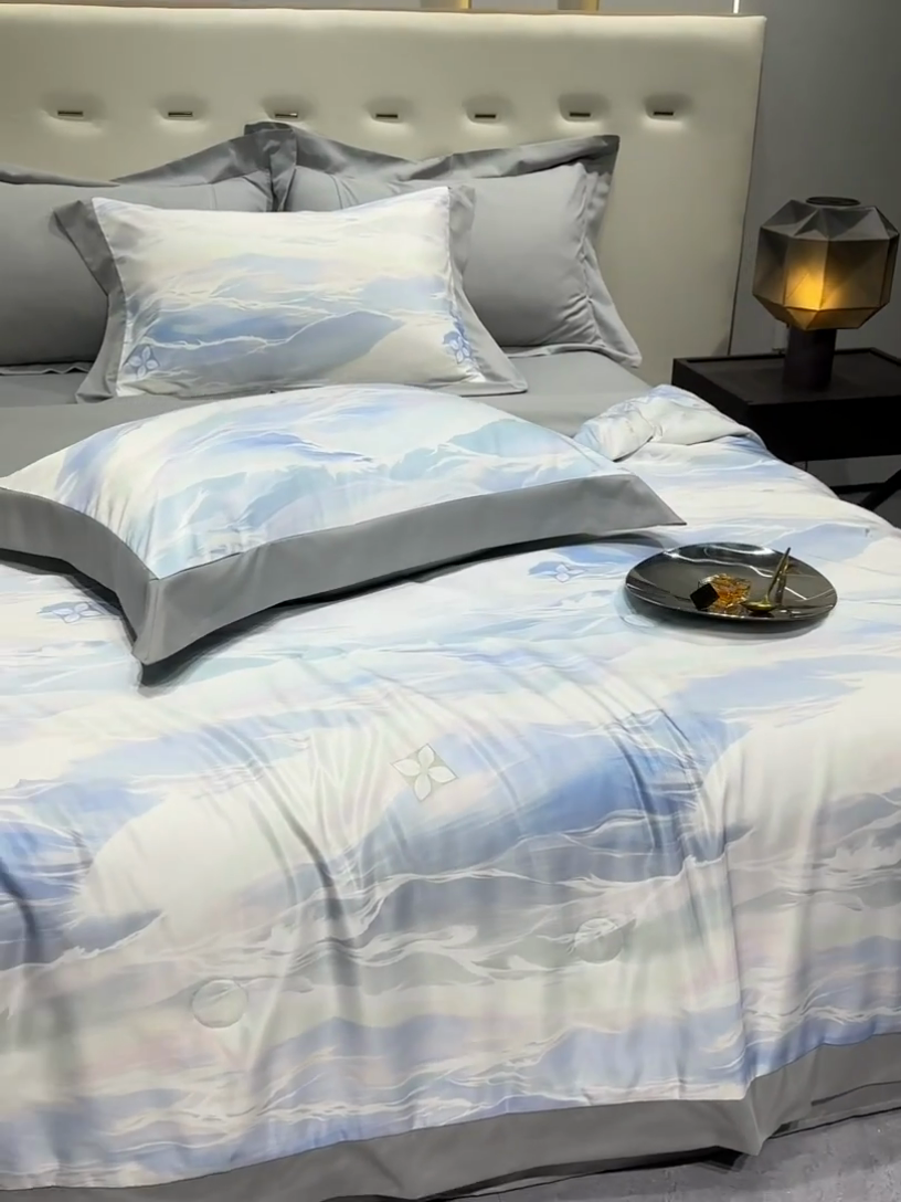 91家纺网 家纺一手货源 找家纺 2025年夏季热门冰丝数码印花单夏被夏凉被空调被 夏被-紫云蓝