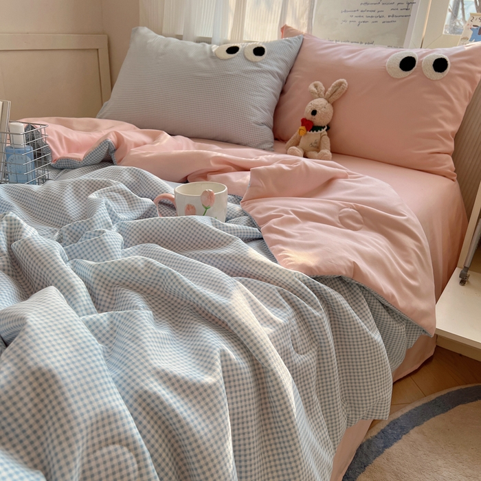 91家纺网 家纺一手货源 找家纺 慕尚家纺 2025新款大眼萌仔夏被 大眼萌 蓝格粉