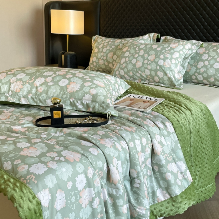 91家纺网 家纺一手货源 找家纺 宝士康家纺 2025新款10A抗菌双层纱豆豆绒夏被 绿野庄园