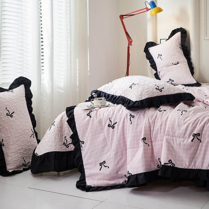 91家纺网 家纺一手货源 找家纺 蝶帕家纺 2025新款法式赫本风韩版花边床盖款夏被四件套 半旧时光