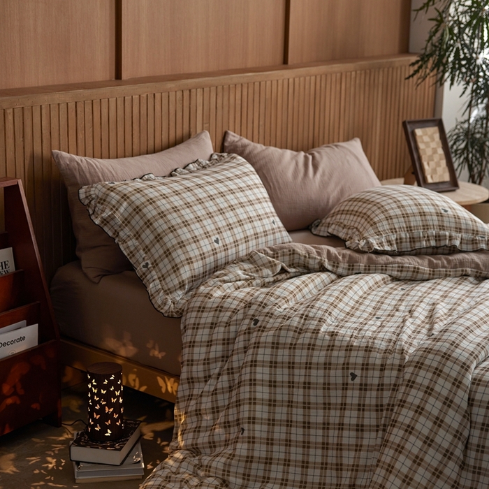 91家纺网 家纺一手货源 找家纺 安莱生活 2025新款全棉精梳棉双层纱绉纱数码印花四件套 海派甜心-卡其