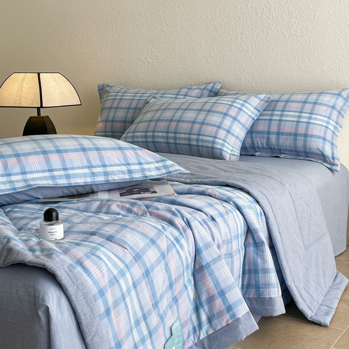 91家纺网 家纺一手货源 找家纺 宝士康家纺 2025新款10A抗菌无印风夏被 被子被芯 英伦蓝