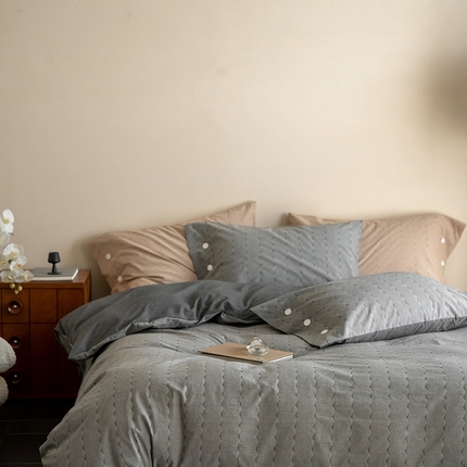 91家纺网 家纺一手货源 找家纺 华超针织 2025新款全棉纯棉水洗提花四件套 -漾影 风格一 漾影深灰