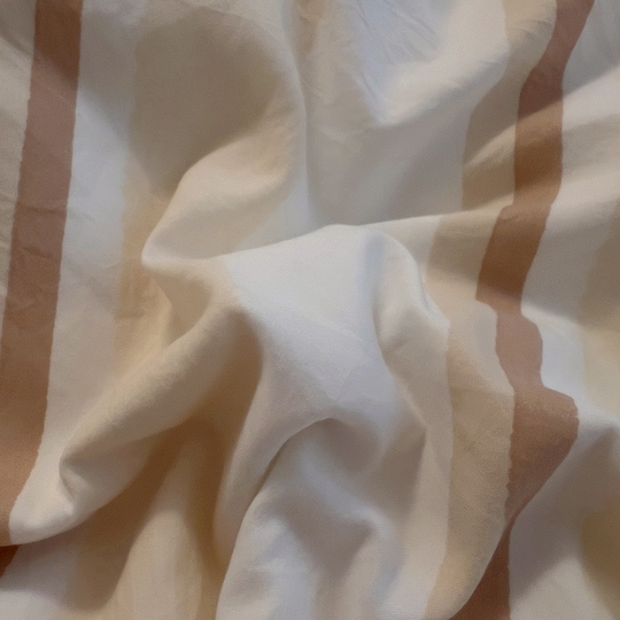 91家纺网 家纺一手货源 找家纺 2025新款专版高克重超萌卡通格子双拼毛巾绣软糯糯水洗棉四件套（场景二） 腊肠狗狗