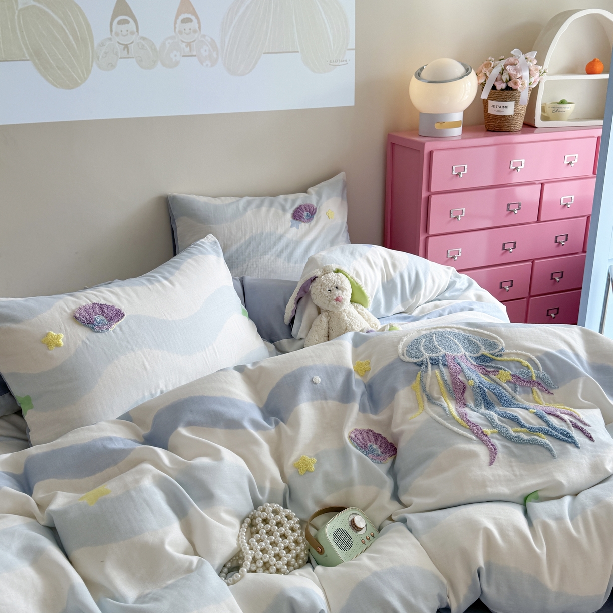 91家纺网 家纺一手货源 找家纺 柚子 2025春夏新款全棉纯棉双层纱毛巾绣四件套 水母