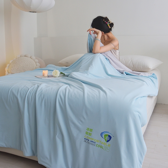 91家纺网 家纺一手货源 找家纺 梦恬佳 2025新款凉感驱蚊夏凉被 香草蓝