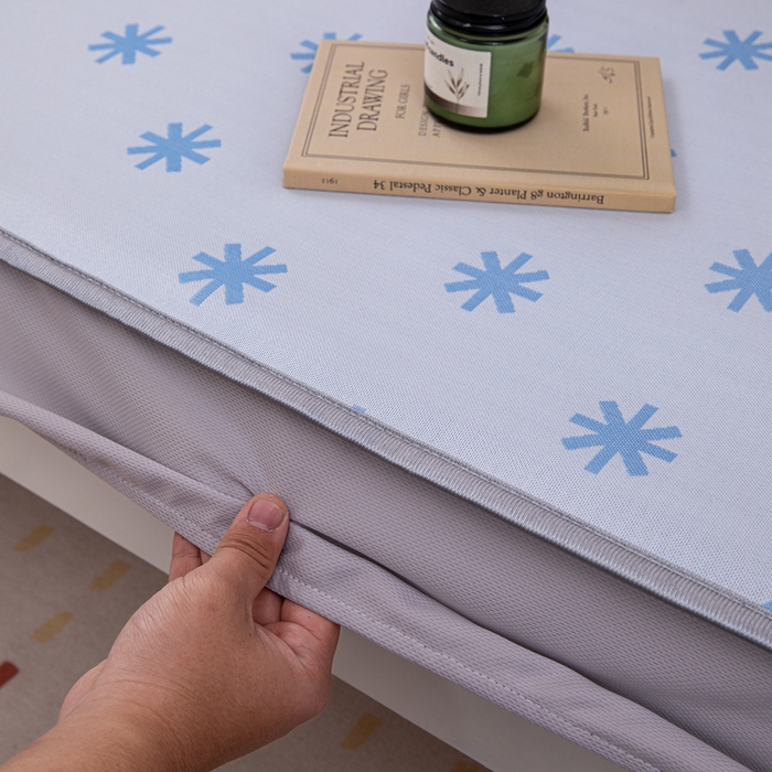 91家纺网 家纺一手货源 找家纺 凌云家纺  2025新款提花凉感冰丝席床笠款三明治凉席三件套 雪漾-蓝