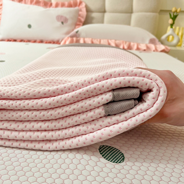 91家纺网 家纺一手货源 找家纺 （总）2025新款A类冰豆豆提花凉席床盖款