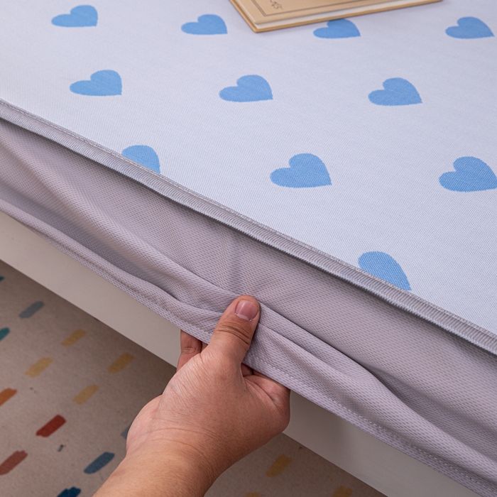 91家纺网 家纺一手货源 找家纺 凌云家纺  2025新款提花凉感冰丝席床笠款三明治凉席三件套 甜心-蓝