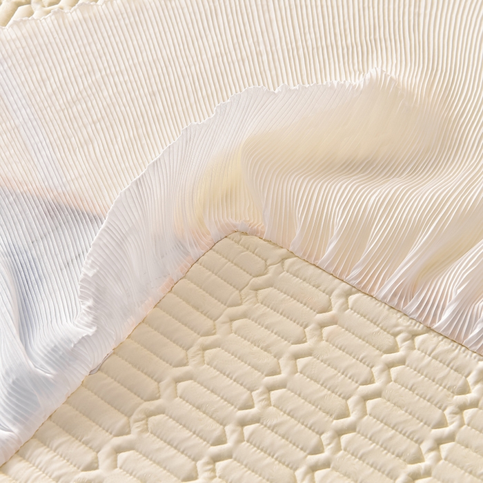 91家纺网 家纺一手货源 找家纺 炫拼家纺 2025新款凉感丝印花床裙款乳胶凉席三件套 夏薇花