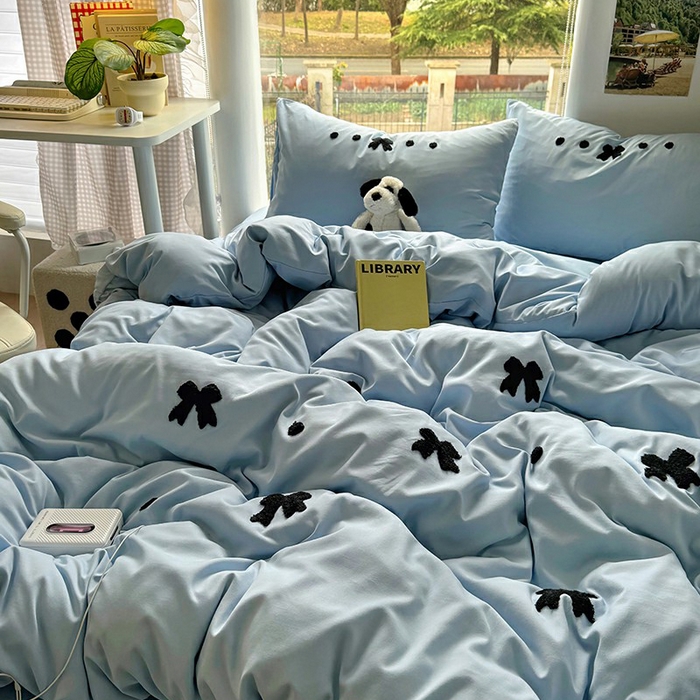 91家纺网 家纺一手货源 找家纺 耀达家居 2025新款A类水洗棉毛巾绣四件套 蝴蝶结-蓝