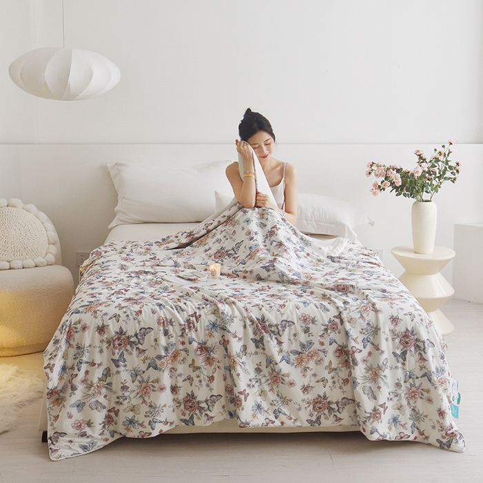 91家纺网 家纺一手货源 找家纺 梦恬佳 2025新款印花凉感丝夏凉被 晨露花果