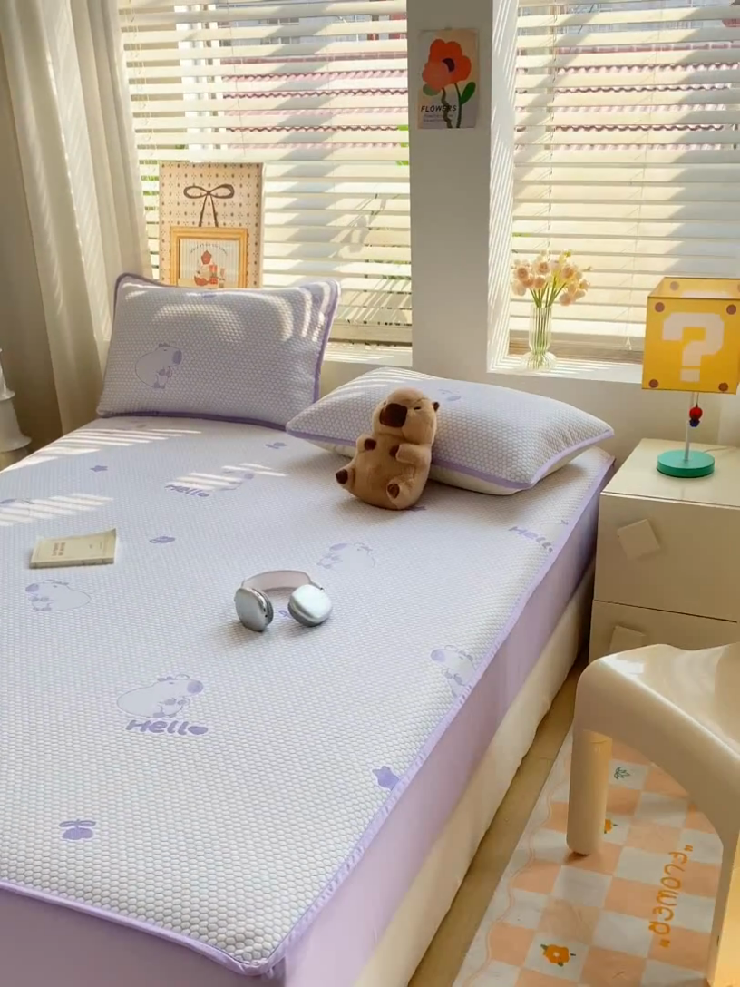 91家纺网 家纺一手货源 找家纺 春寻家纺 2025新款冰豆豆冰丝凉席-卡皮巴拉系列 床笠款-卡皮巴拉-紫