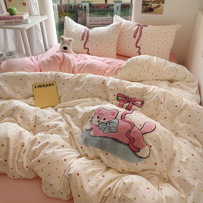 91家纺网 家纺一手货源 找家纺 耀达家居 2025新款A类水洗棉毛巾绣四件套 甜心猫咪