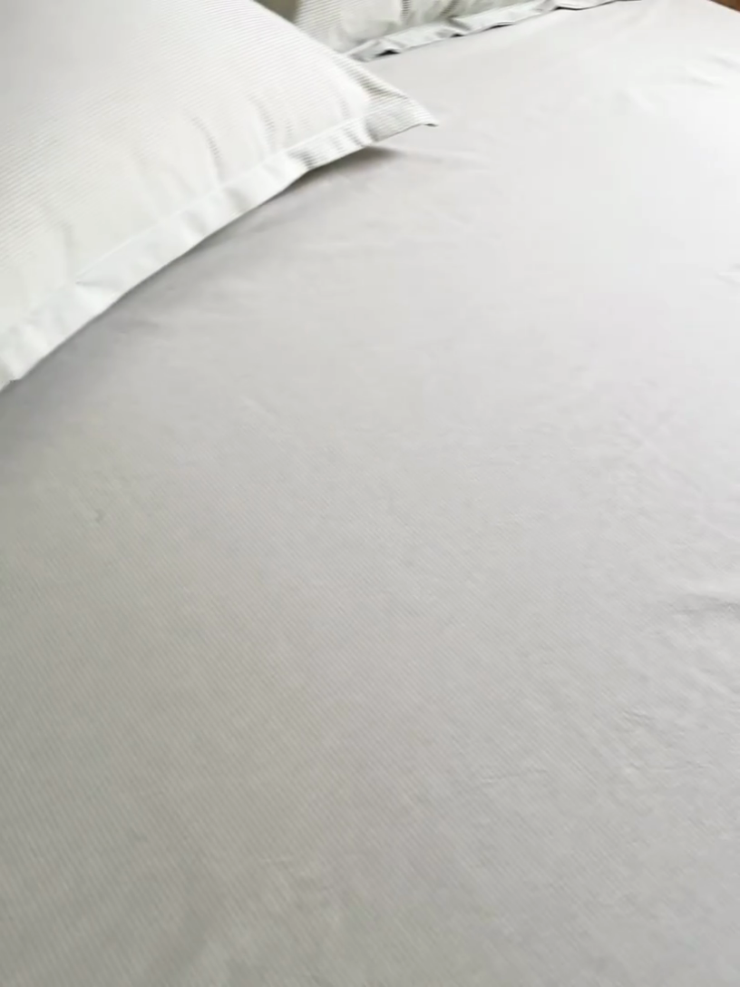 91家纺网 家纺一手货源 找家纺 久云居 2025新款亲肤舒适全棉色织防水床单 超细绿条