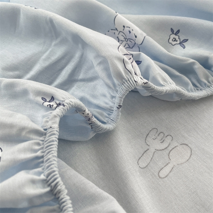 91家纺网 家纺一手货源 找家纺 宝士康家纺 2025新款10A抗菌全棉印花床笠 布偶小熊