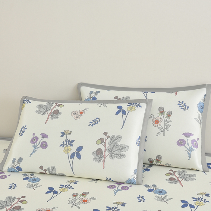 91家纺网 家纺一手货源 找家纺 简一 2025新款A类碳光印花数码冰丝凉席系列-床笠款 花开半夏