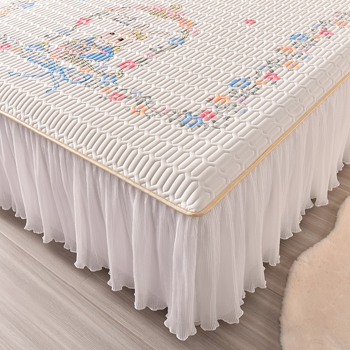 91家纺网 家纺一手货源 找家纺 炫拼家纺 2025新款凉感丝印花床裙款乳胶凉席三件套 彼得花园