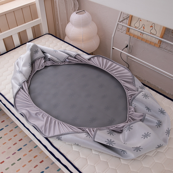 91家纺网 家纺一手货源 找家纺 凌云家纺  2025新款提花凉感冰丝席床笠款三明治凉席三件套 雪漾-灰