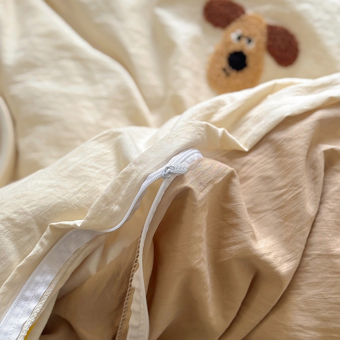 91家纺网 家纺一手货源 找家纺 耀达家居 2025新款A类水洗棉毛巾绣四件套 掌门狗-燕麦