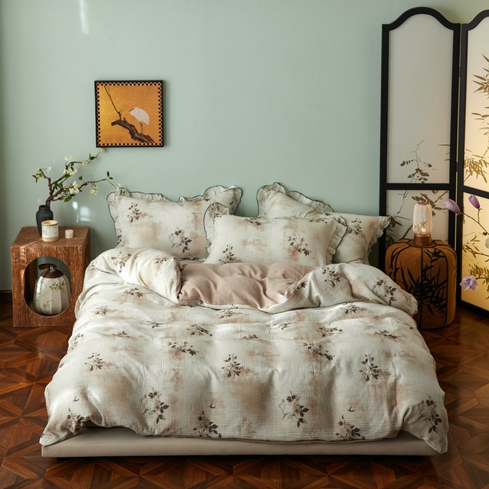 91家纺网 家纺一手货源 找家纺 安莱生活 2025新款全棉精梳棉双层纱绉纱数码印花四件套 云屿间-咖