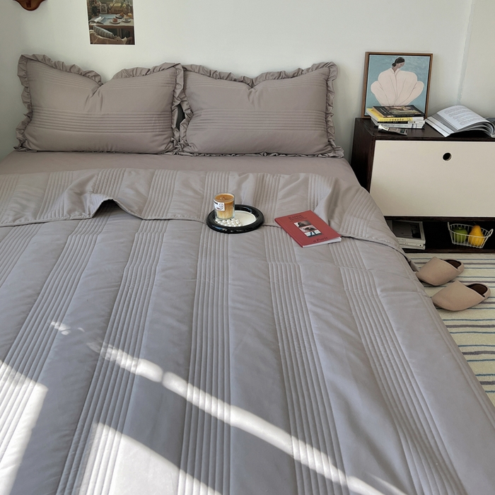 91家纺网 家纺一手货源 找家纺 六巷胡同 2025新款韩国INS博主同款绗缝水洗纱夏被四件套 迷雾灰