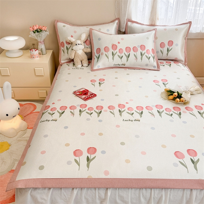 91家纺网 家纺一手货源 找家纺 2025新款懒猫600D数码印花冰藤凉席 浪漫郁金香