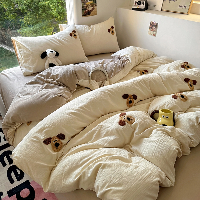 91家纺网 家纺一手货源 找家纺 耀达家居 2025新款A类水洗棉毛巾绣四件套 掌门狗-燕麦