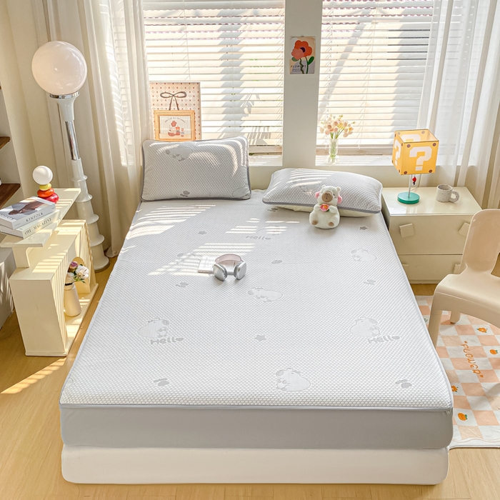 91家纺网 家纺一手货源 找家纺 春寻家纺 2025新款冰豆豆冰丝凉席-卡皮巴拉系列 床笠款-卡皮巴拉-灰