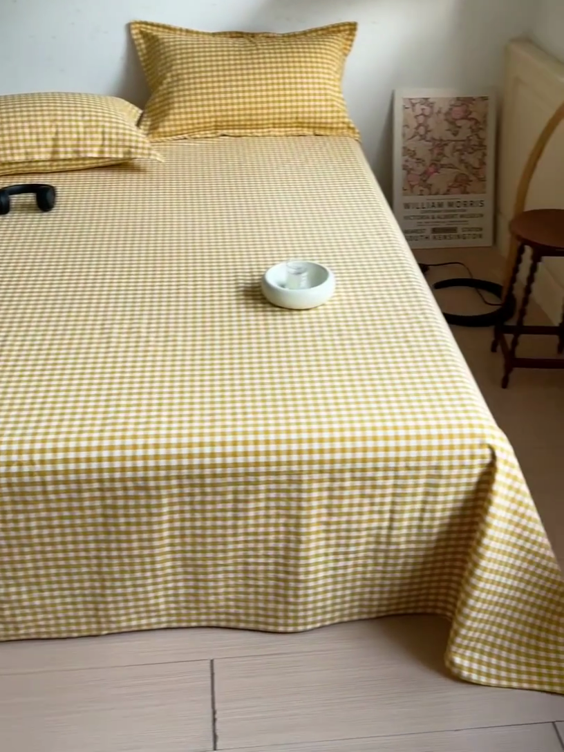 91家纺网 家纺一手货源 找家纺 久云居 2025新款亲肤舒适全棉色织防水床单 黄小格