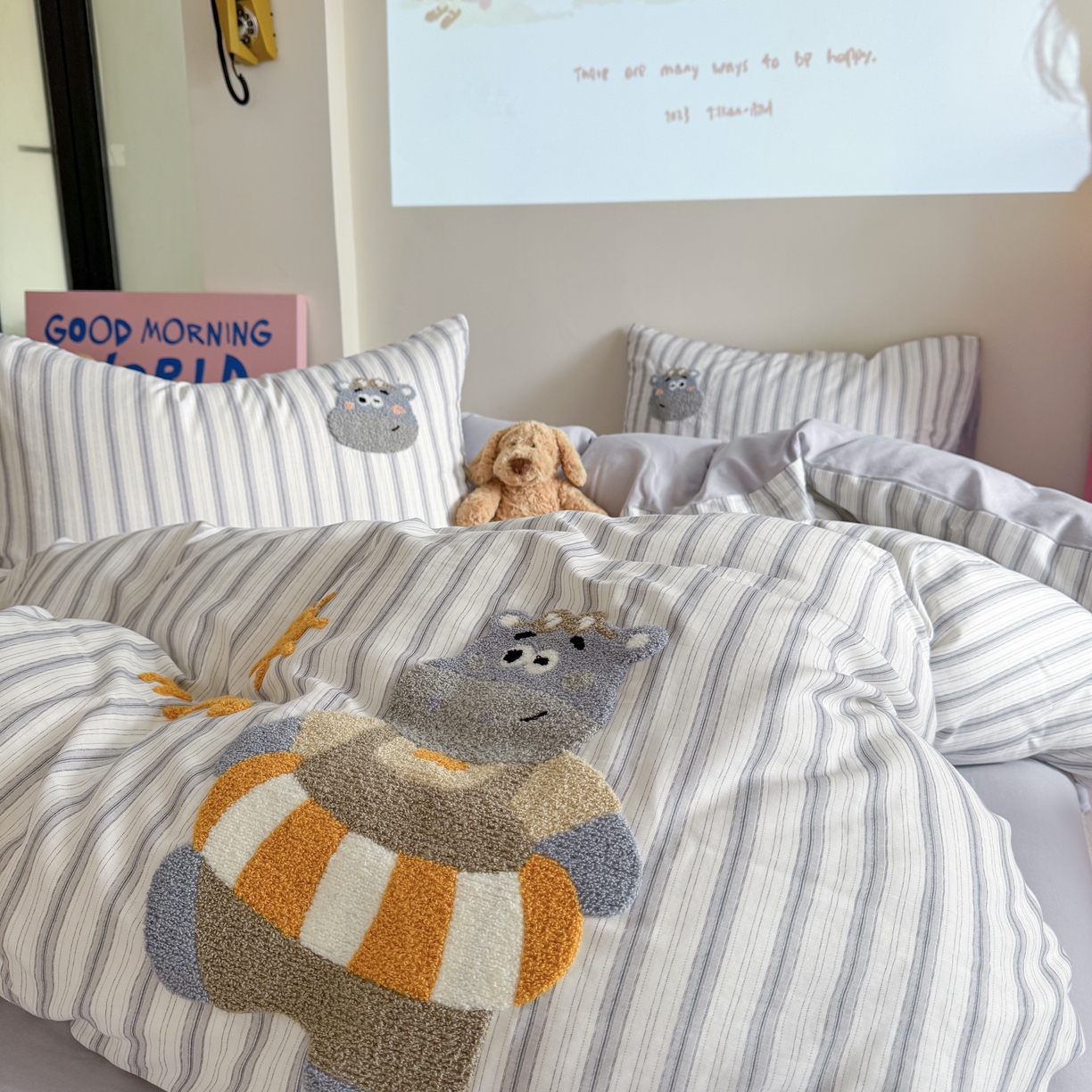 91家纺网 家纺一手货源 找家纺 柚子 2025春夏新款全棉纯棉双层纱毛巾绣四件套 河马