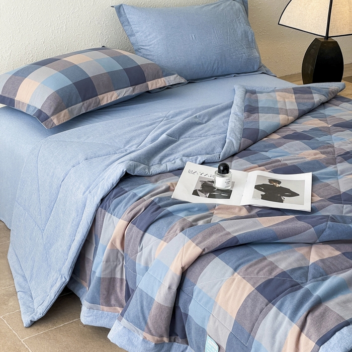 91家纺网 家纺一手货源 找家纺 宝士康家纺 2025新款10A抗菌无印风夏被 被子被芯 炫彩蓝格