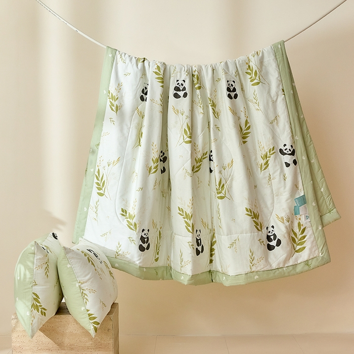 91家纺网 家纺一手货源 找家纺 宝士康家纺 2025新款10A抗菌全棉夏被四件套（床单款） 欢乐熊猫