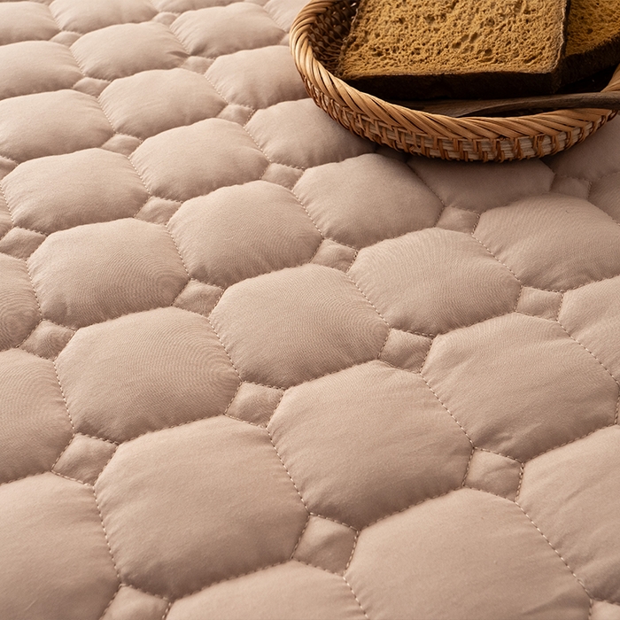 91家纺网 家纺一手货源 找家纺 叠派家纺 2025新款5A抗菌A类夹棉床笠经典款防水款系列 包边款-经典格奶昔驼