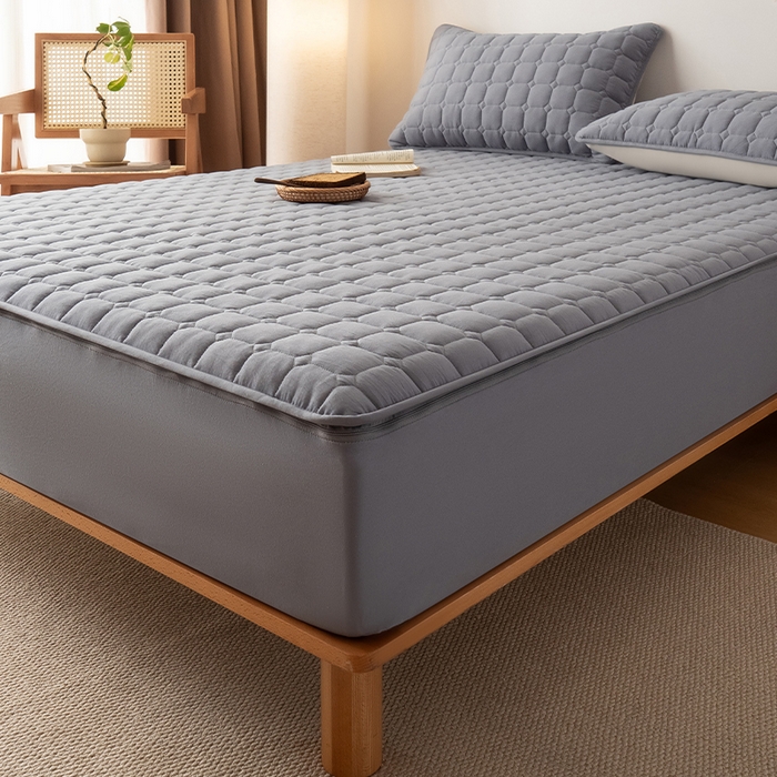 91家纺网 家纺一手货源 找家纺 叠派家纺 2025新款5A抗菌A类夹棉床笠经典款防水款系列 包边款-经典格月光灰