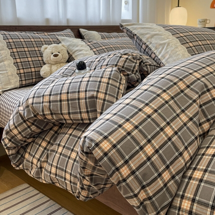 91家纺网 家纺一手货源 找家纺 （总）花漾家居 2025新款全棉色织水洗棉复古花边无印格条被套三件套四件套