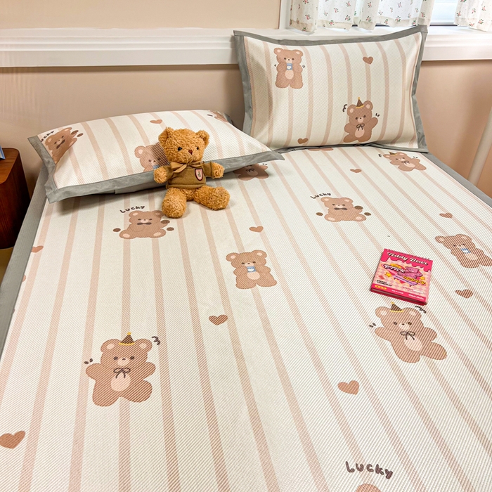 91家纺网 家纺一手货源 找家纺 慕尚家纺 2025新款数码印花床席床笠款冰藤席 床席款-小熊物语