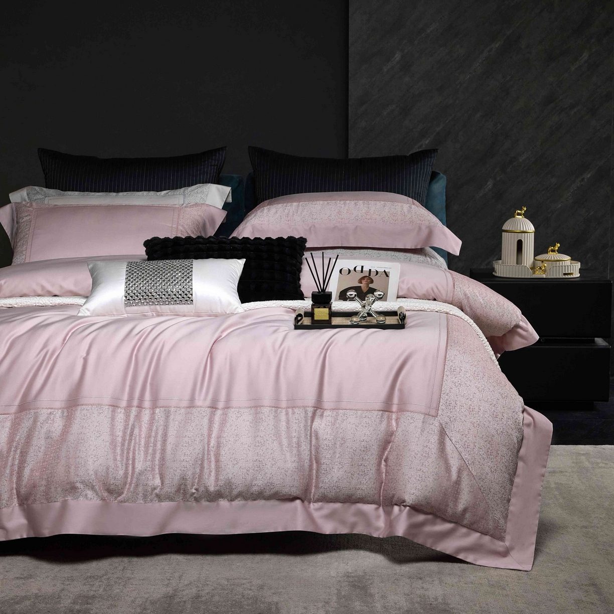 91家纺网 家纺一手货源 找家纺 榻尚家居 2025新款120支长绒棉纯棉贡缎色织提花四件套-香榭丽 香榭丽  粉