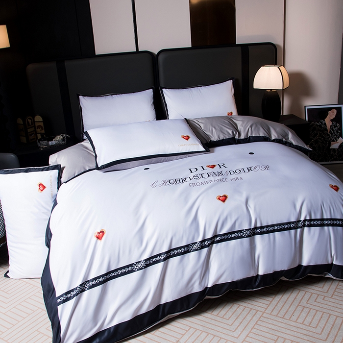 91家纺网 家纺一手货源 找家纺 爵仕家纺 2025新款轻奢潮牌水洗真丝四件套 点点爱心