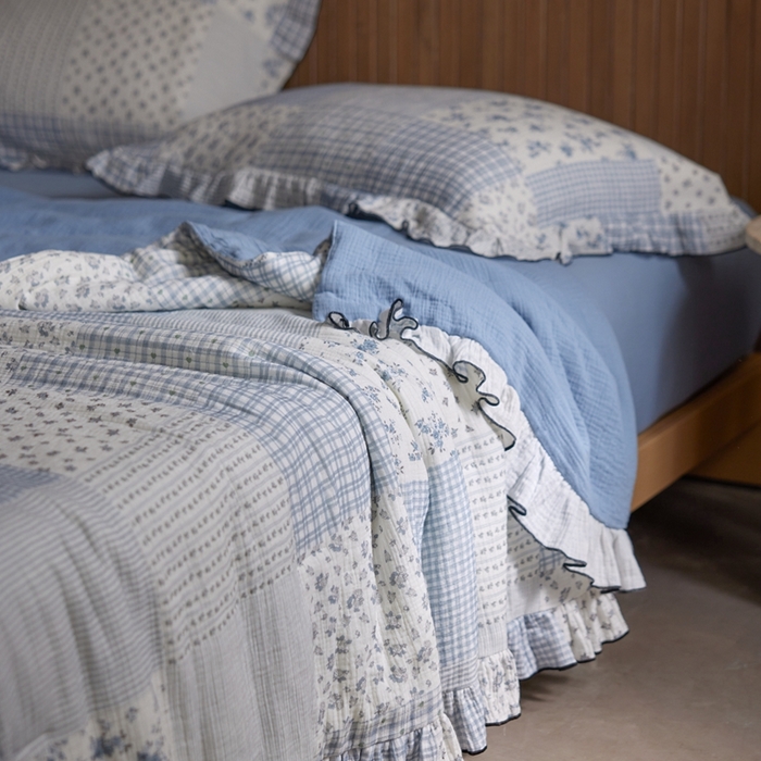 91家纺网 家纺一手货源 找家纺 安莱生活 2025新款全棉精梳棉双层纱绉纱数码印花四件套 百家布-蓝