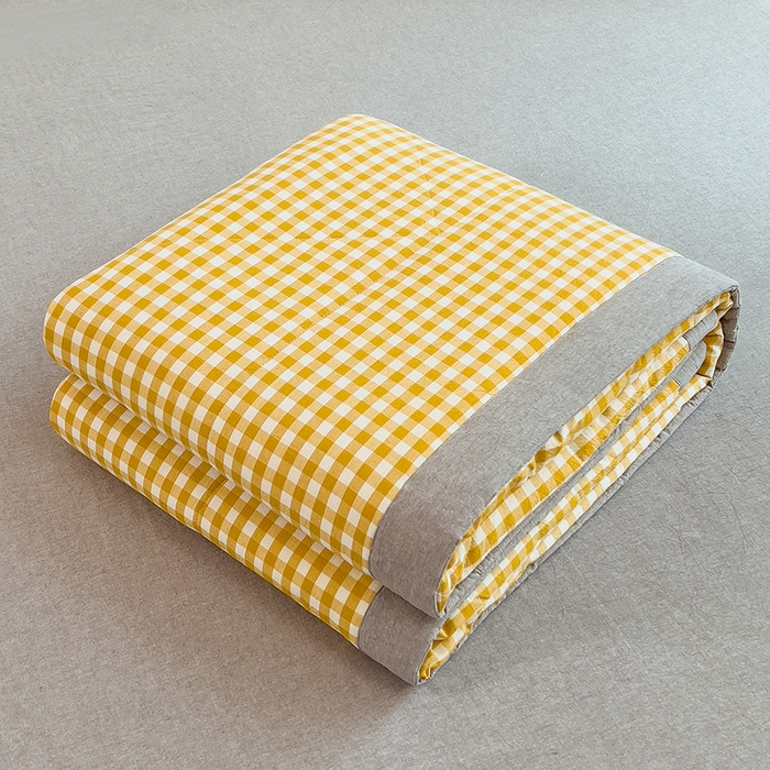 91家纺网 家纺一手货源 找家纺 宝士康家纺 2025新款10A抗菌无印风夏被四件套 小黄格