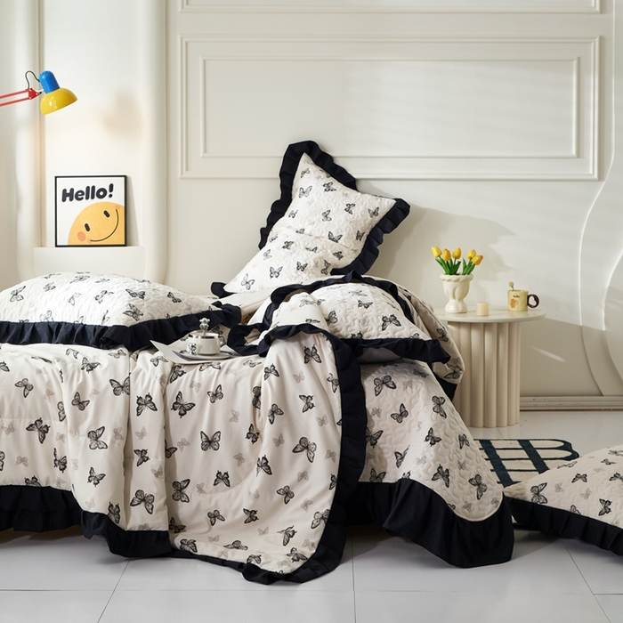 91家纺网 家纺一手货源 找家纺 蝶帕家纺 2025新款法式赫本风韩版花边床盖款夏被四件套 蝴蝶印记