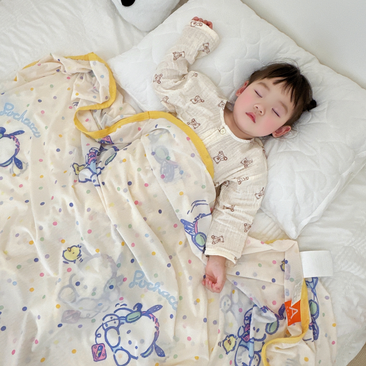 91家纺网 家纺一手货源 找家纺 兜米家居 2025新款三丽鸥夏季新品凉感毯盖毯 波点怕洽狗