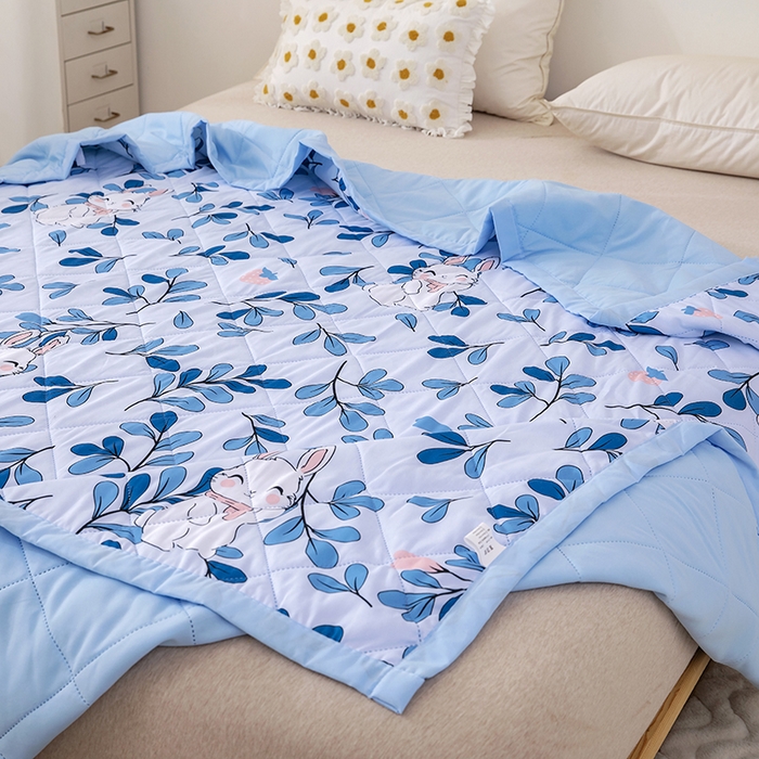 91家纺网 家纺一手货源 找家纺 富艺隆 2025新款超声波亲肤绒夏被夏凉被直播爆款超声波夏被空调被 菲菲兔