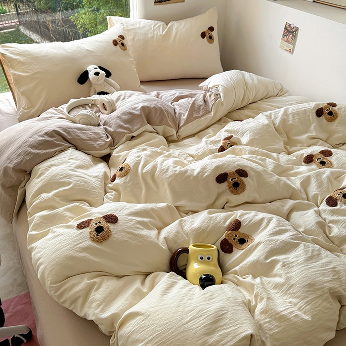 91家纺网 家纺一手货源 找家纺 耀达家居 2025新款A类水洗棉毛巾绣四件套 掌门狗-燕麦