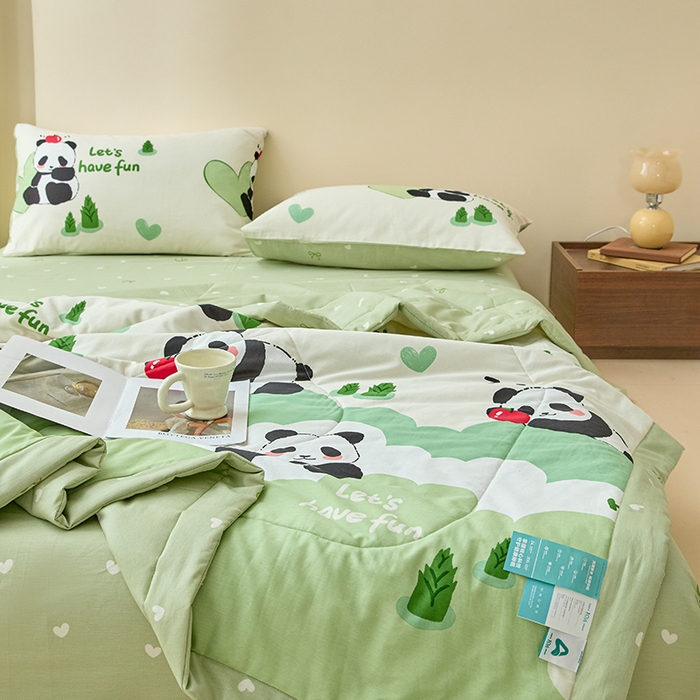 91家纺网 家纺一手货源 找家纺 宝士康家纺 2025新款10A抗菌全棉夏被四件套（床单款） 森林熊猫