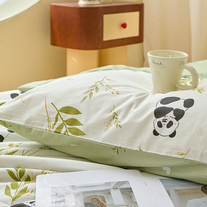 91家纺网 家纺一手货源 找家纺 宝士康家纺 2025新款10A抗菌全棉夏被四件套（床笠款） 欢乐熊猫