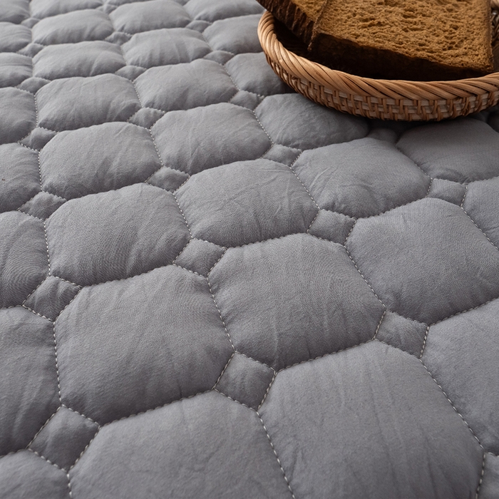 91家纺网 家纺一手货源 找家纺 叠派家纺 2025新款5A抗菌A类夹棉床笠经典款防水款系列 包边款-经典格月光灰