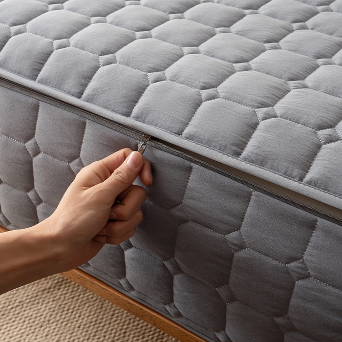 91家纺网 家纺一手货源 找家纺 叠派家纺 2025新款5A抗菌A类夹棉床笠经典款防水款系列 五面夹棉-经典格月光灰