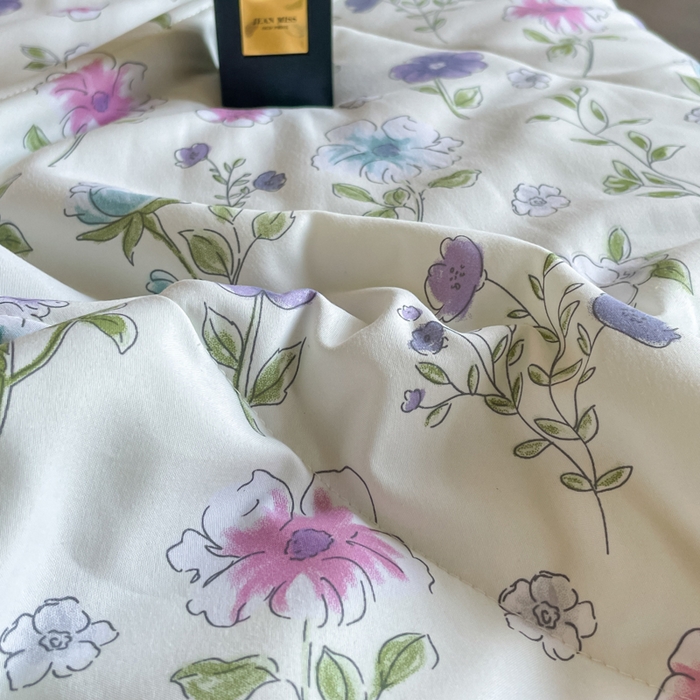 91家纺网 家纺一手货源 找家纺 宝士康家纺 2025新款10A抗菌双层纱豆豆绒夏被 花韵